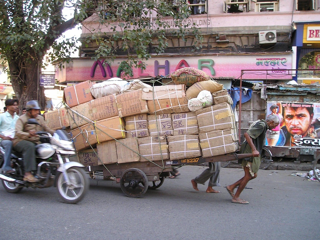 中国为何选择发展电车