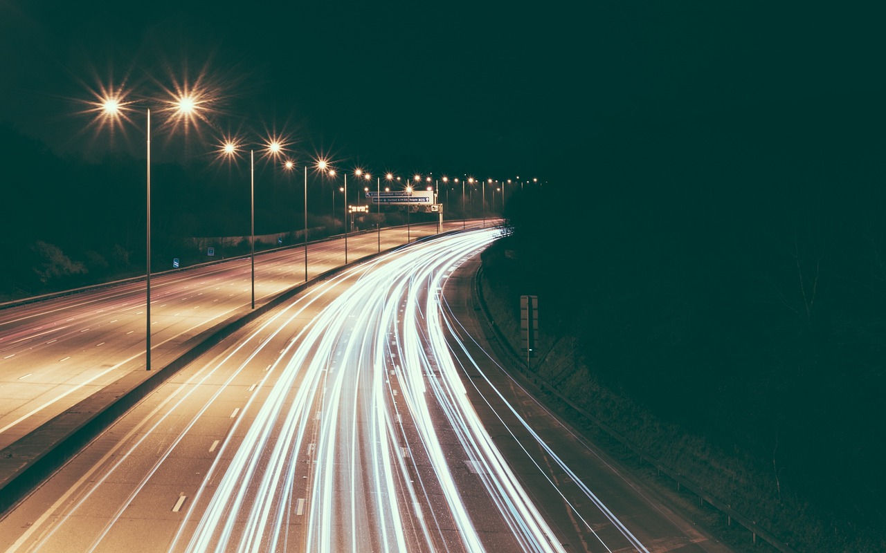 青海中通快递夜间运输揭秘